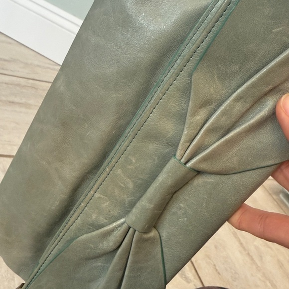 Hobo bow leather fold over clutch - Picture 14 of 15